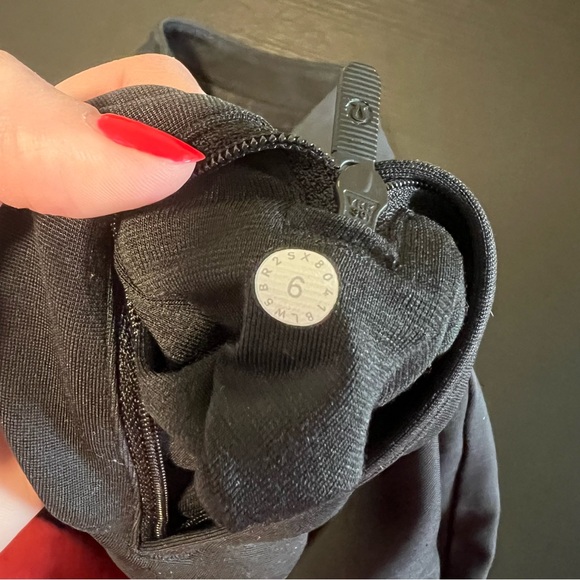 Lululemon Women’s Black On The Move Pants Women’s 6 - Picture 11 of 14